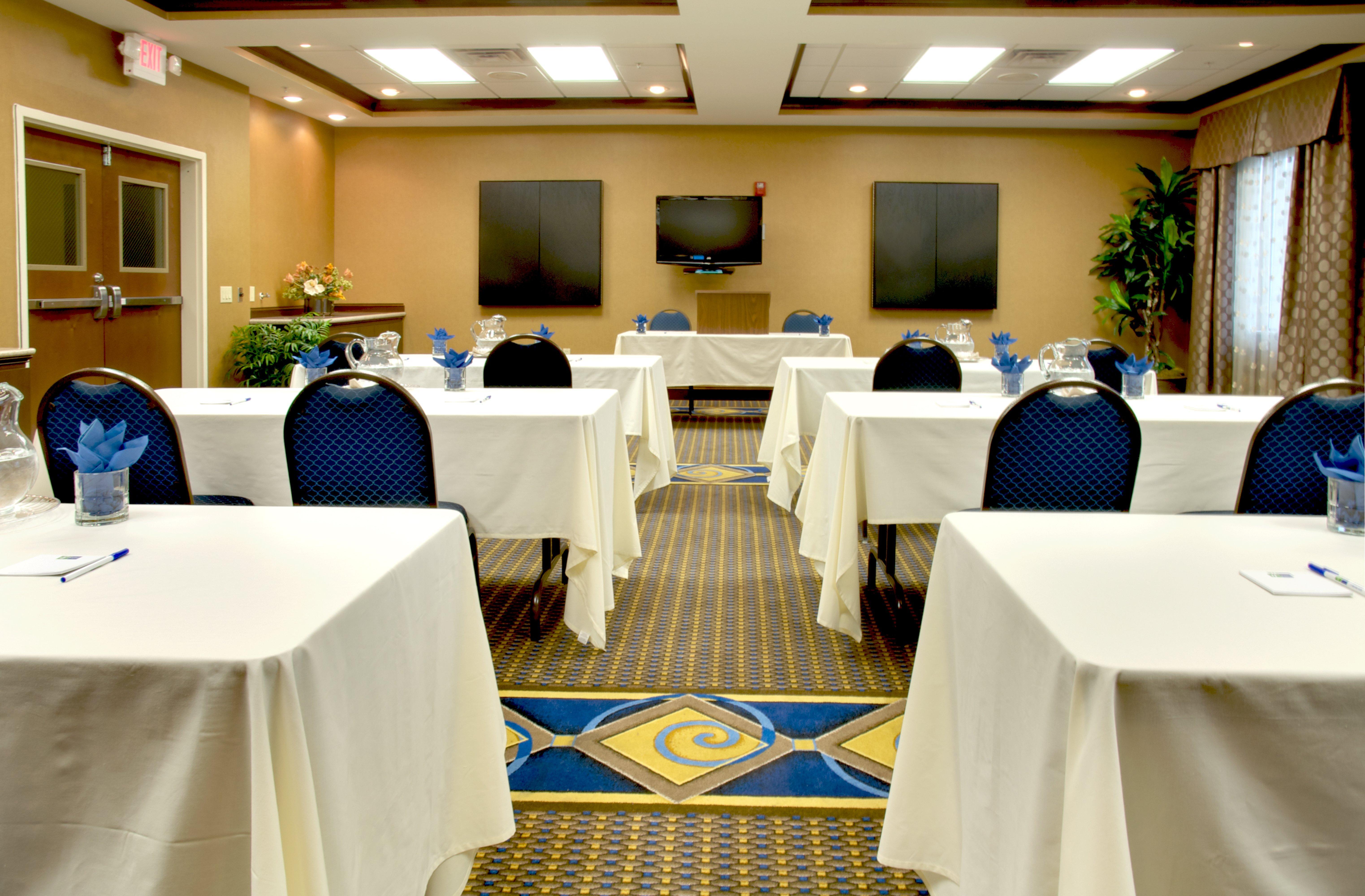 Express & Energy Corridor - West Oaks By Ihg Hotel 2*